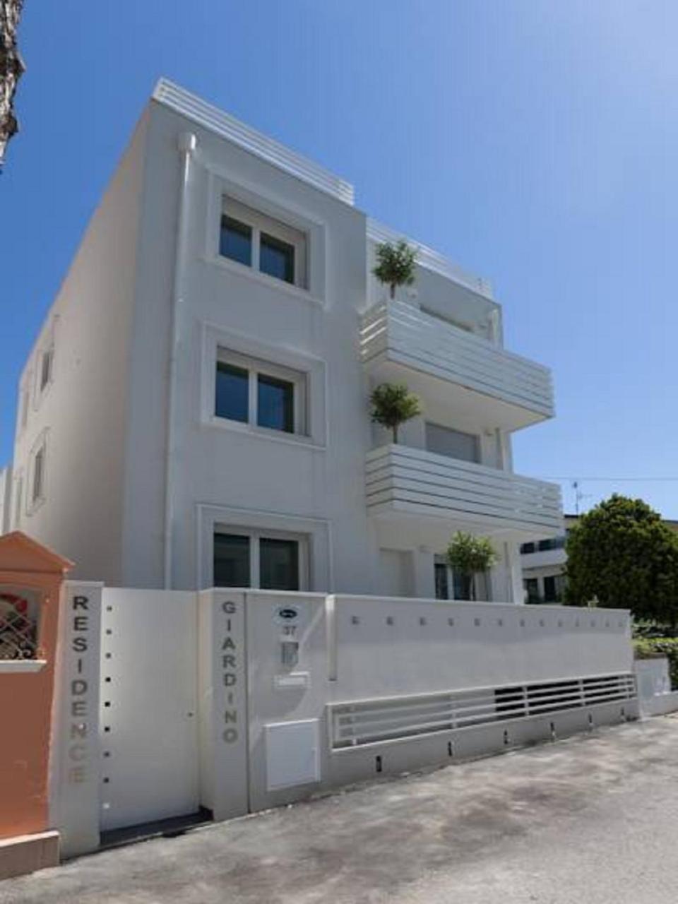 Residence Giardino Riccione Exterior foto